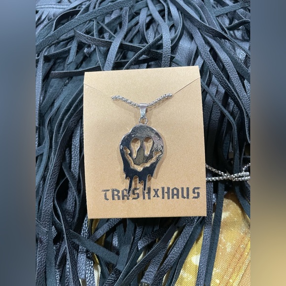 Drippy Face Necklace - Picture 2 of 4